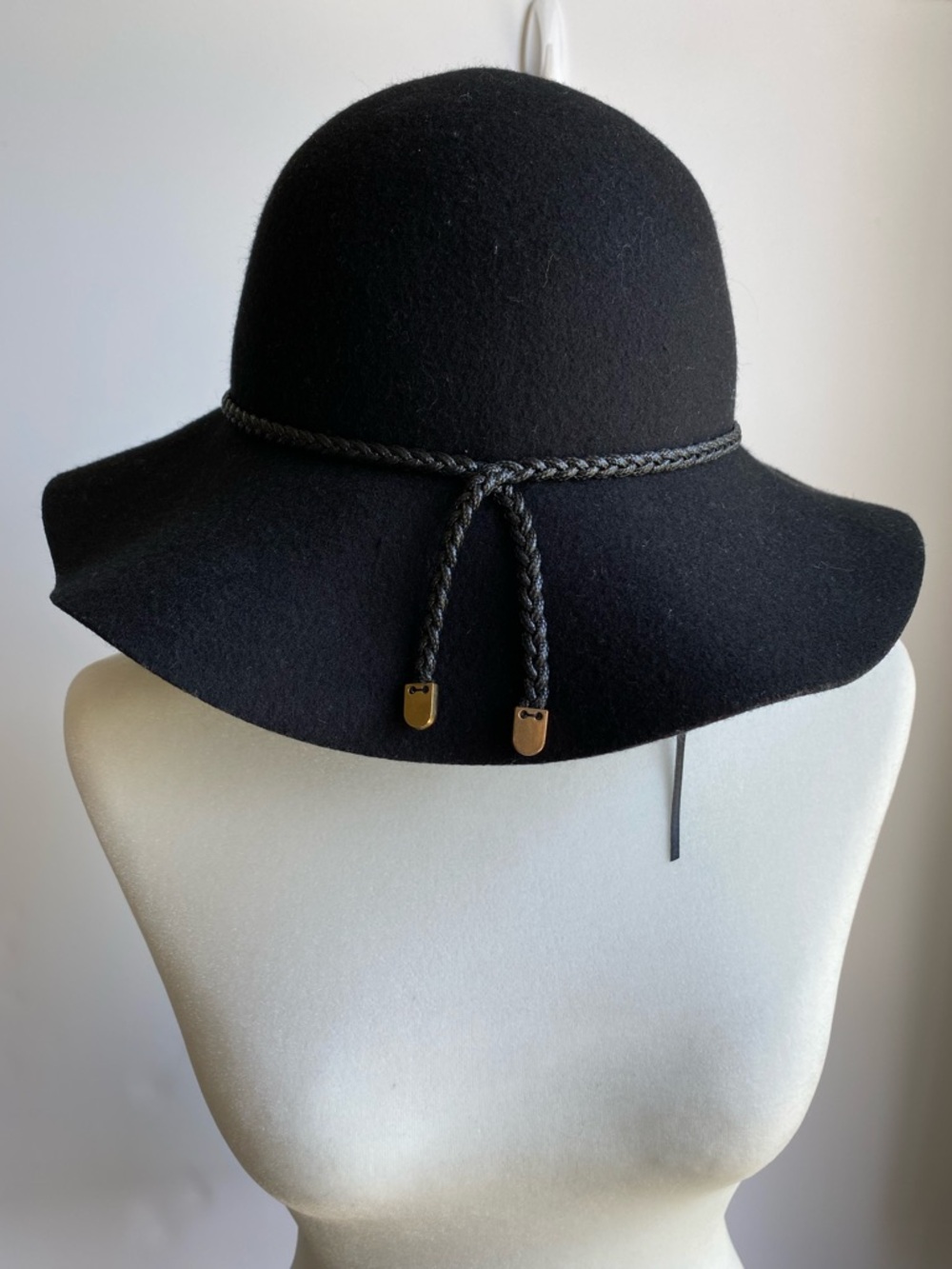 C.C Exclusives 100% Wool Hat Floppy Wide Brim Braided Rope Black Clean